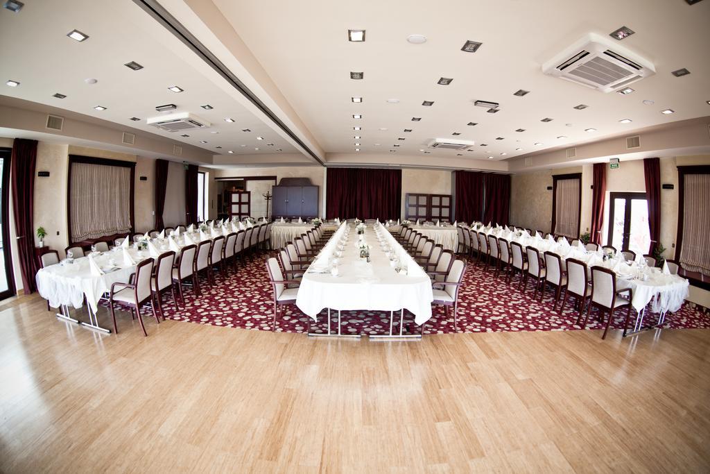 Hotel Rodan Kórnik Exteriér fotografie