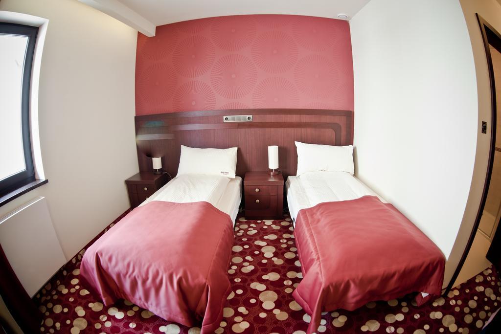 Hotel Rodan Kórnik Exteriér fotografie