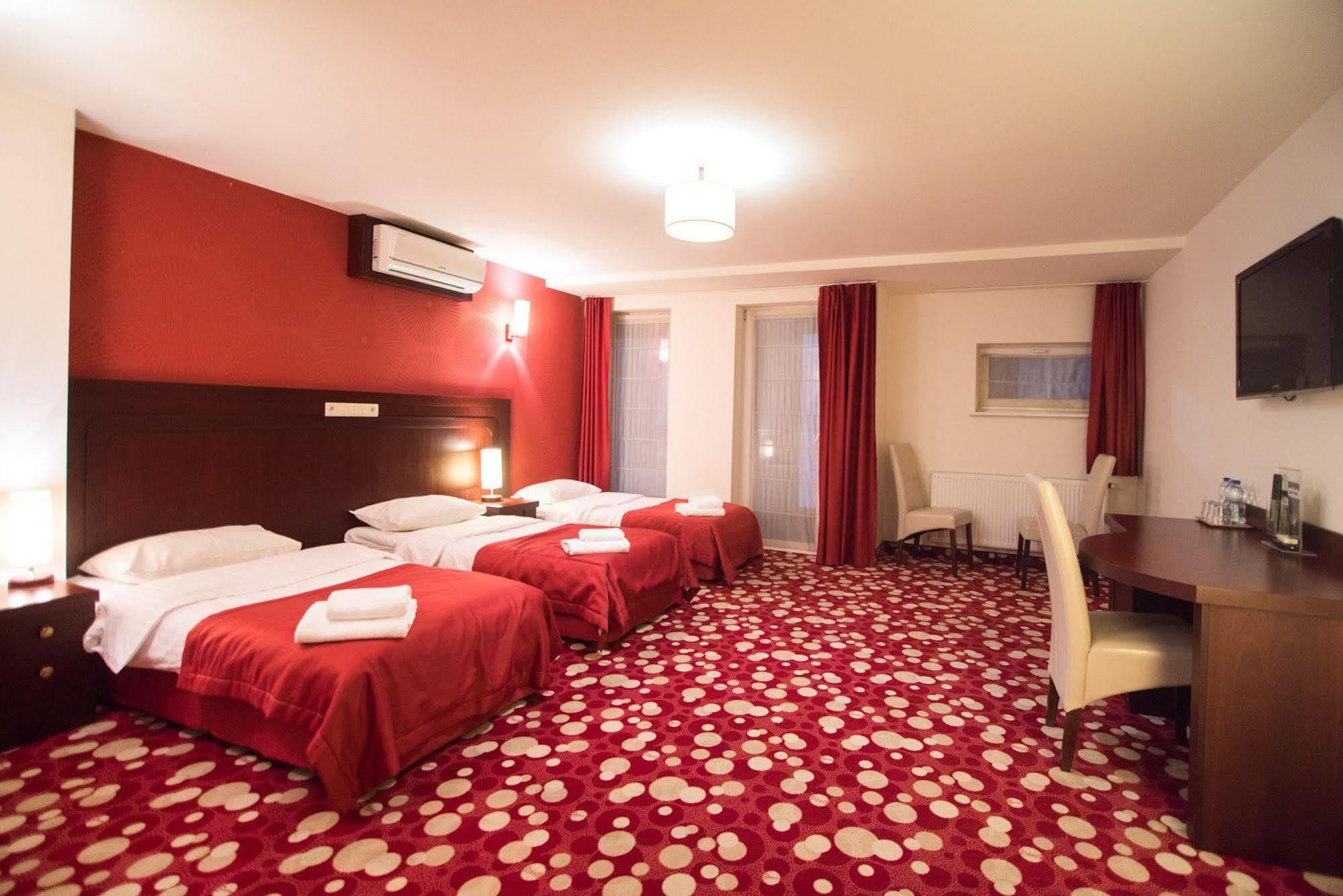 Hotel Rodan Kórnik Exteriér fotografie