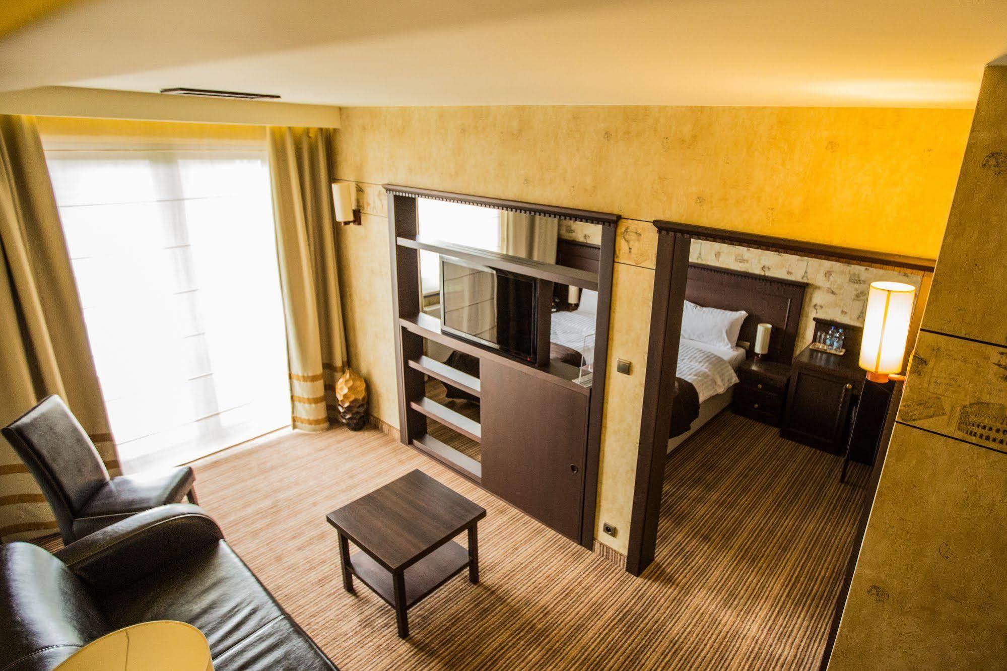 Hotel Rodan Kórnik Exteriér fotografie